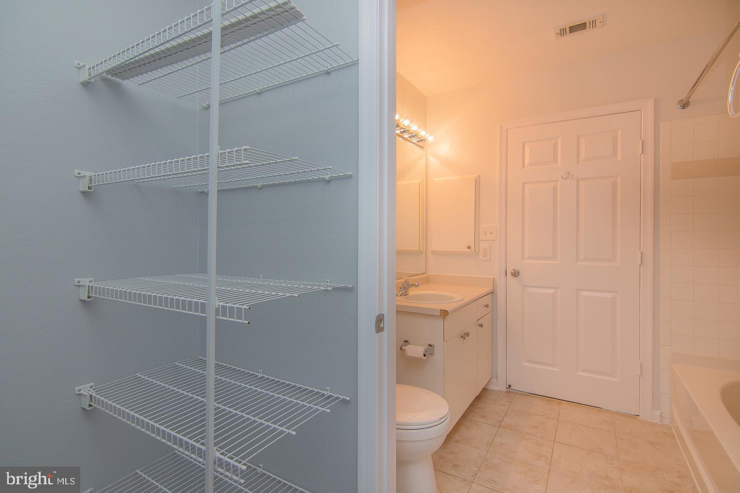 HIGH POINTE AT JEFFERSON - Residential Lease