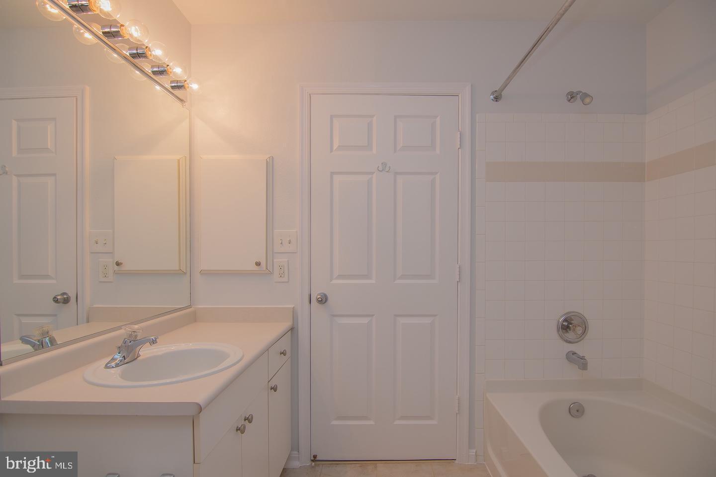 HIGH POINTE AT JEFFERSON - Residential Lease