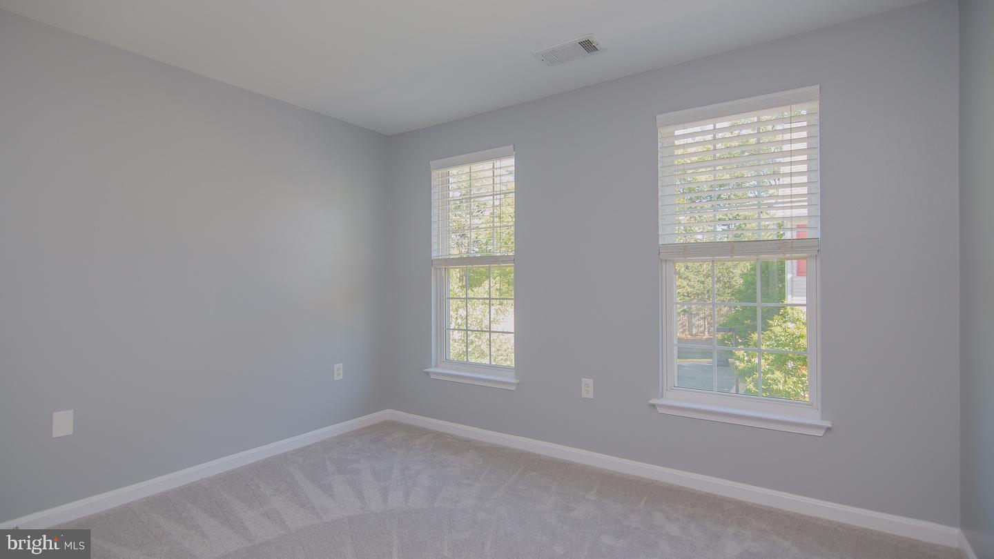 HIGH POINTE AT JEFFERSON - Residential Lease