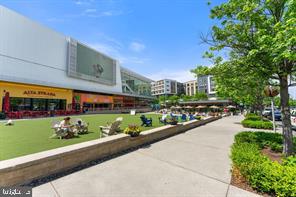 HIGH POINTE AT JEFFERSON - Residential Lease