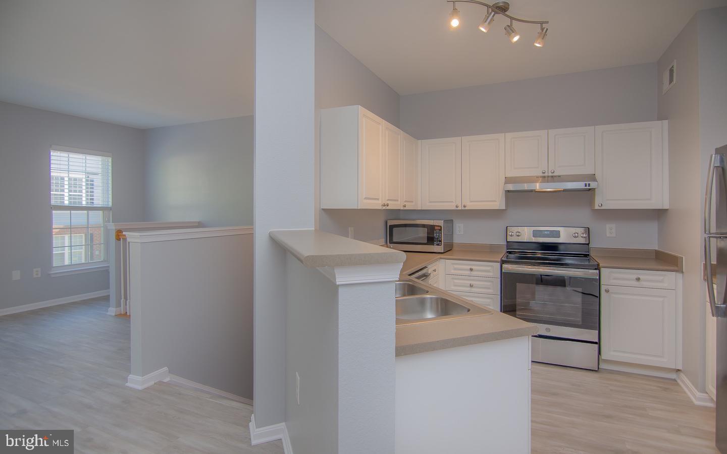 HIGH POINTE AT JEFFERSON - Residential Lease