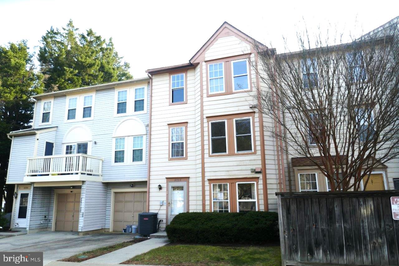 3733 AMSTERDAM TERRACE 9-95