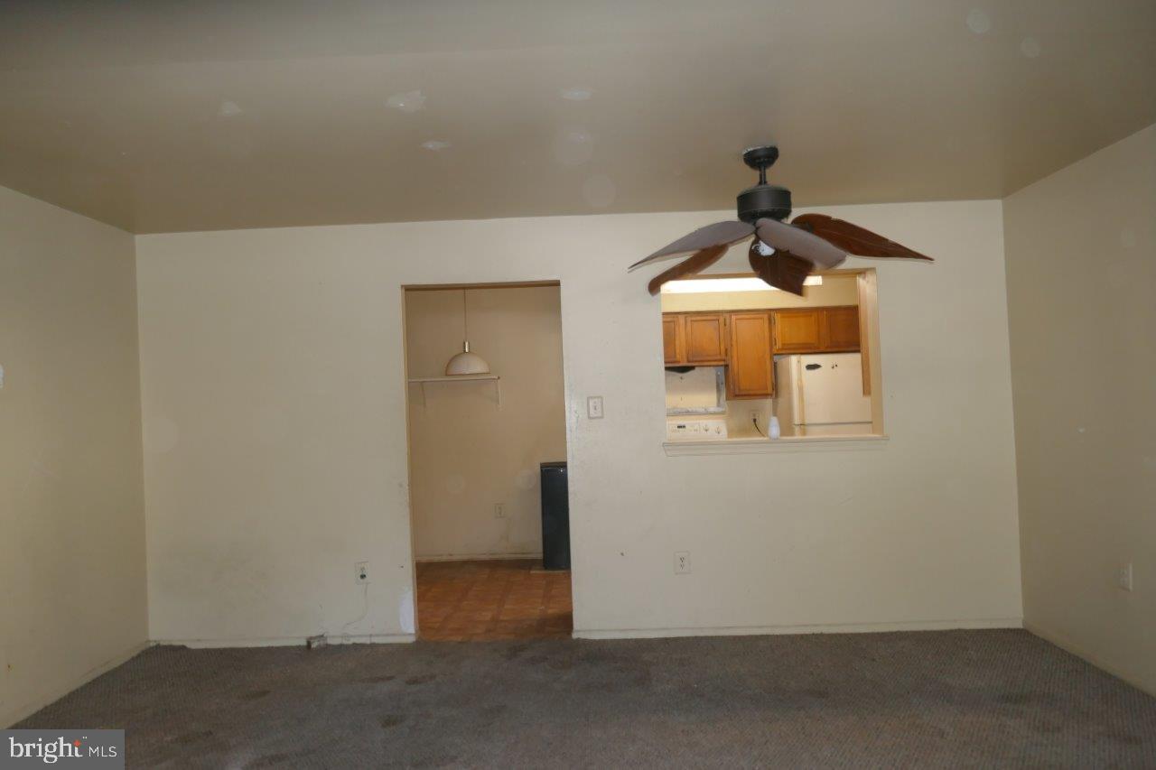 3733 AMSTERDAM TERRACE 9-95