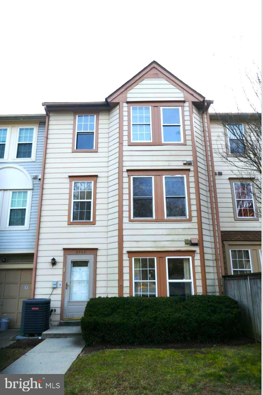 3733 AMSTERDAM TERRACE 9-95