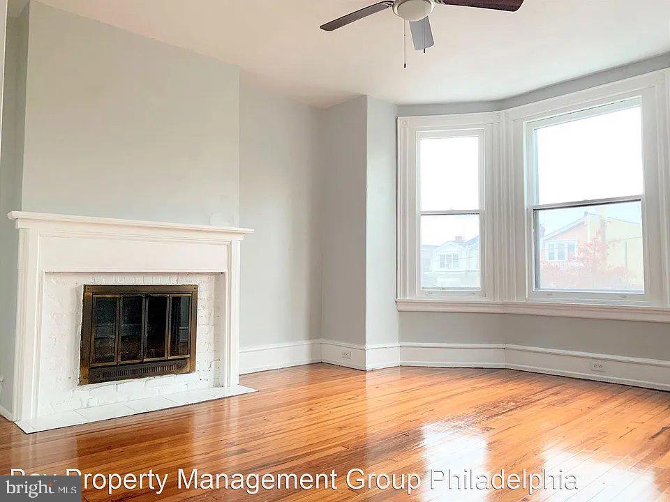 435 E WALNUT LANE