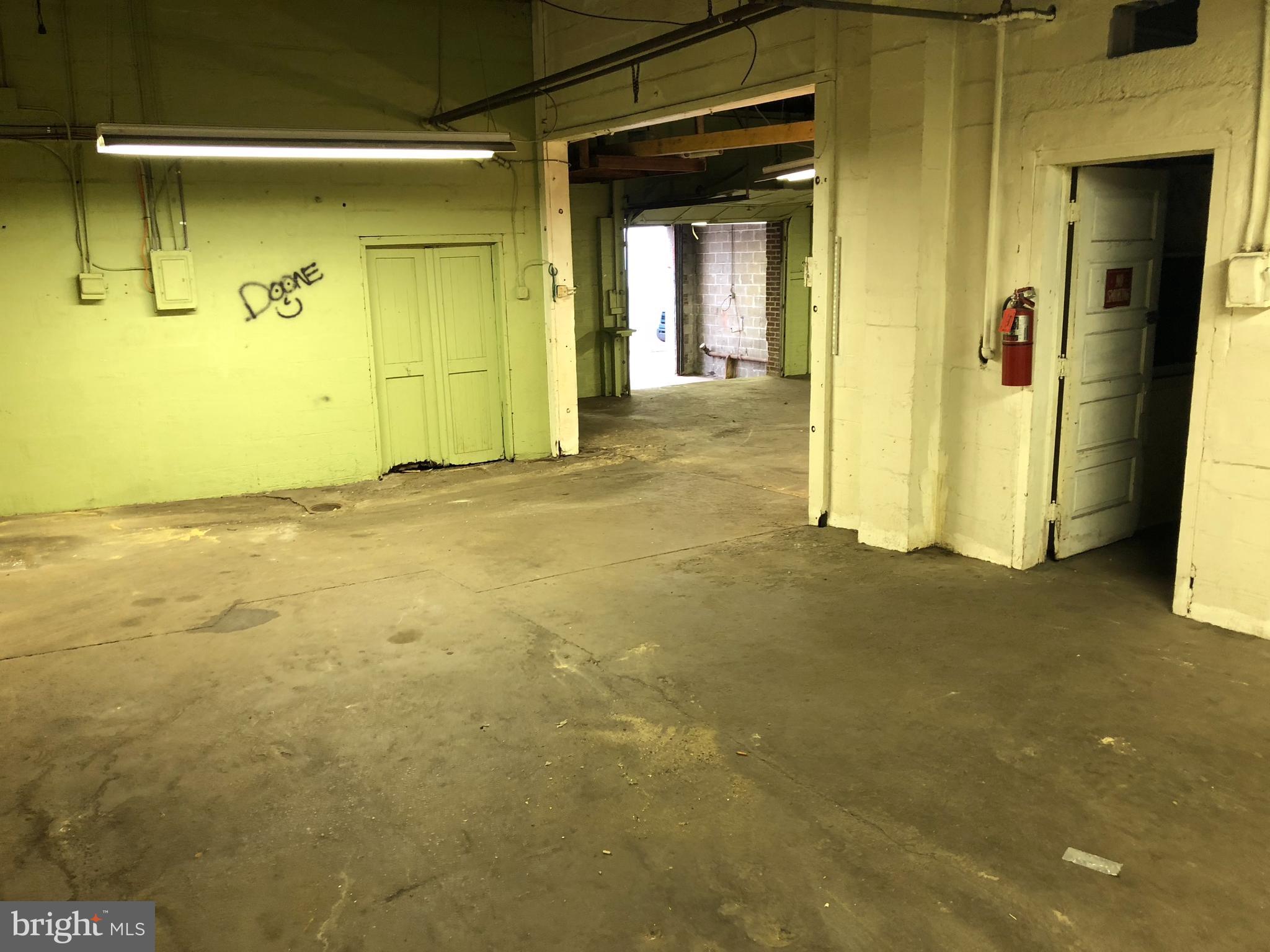 HIGHLANDTOWN - Commercial Lease