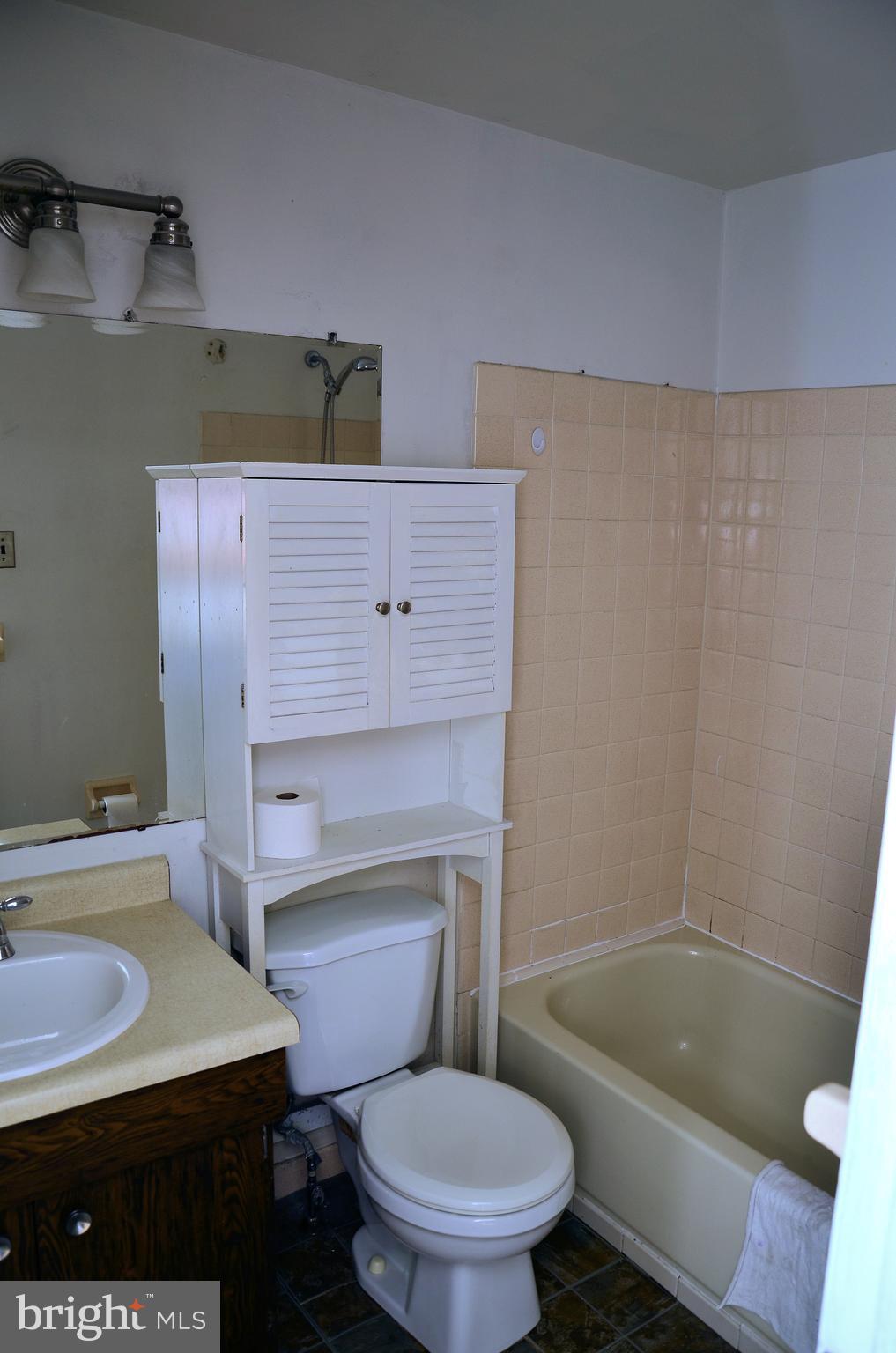 SOMERTON - Residential Lease