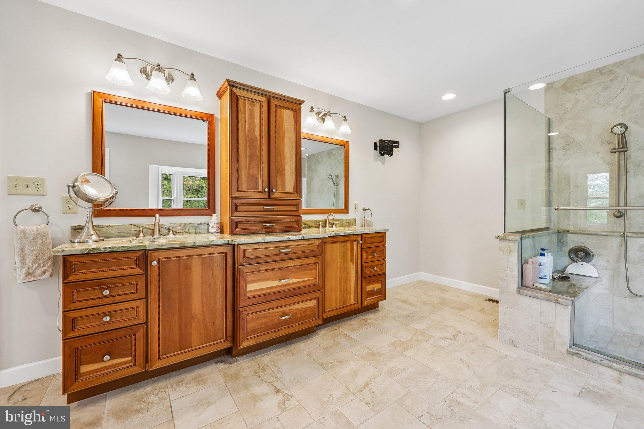 WHITETAIL POND - Residential