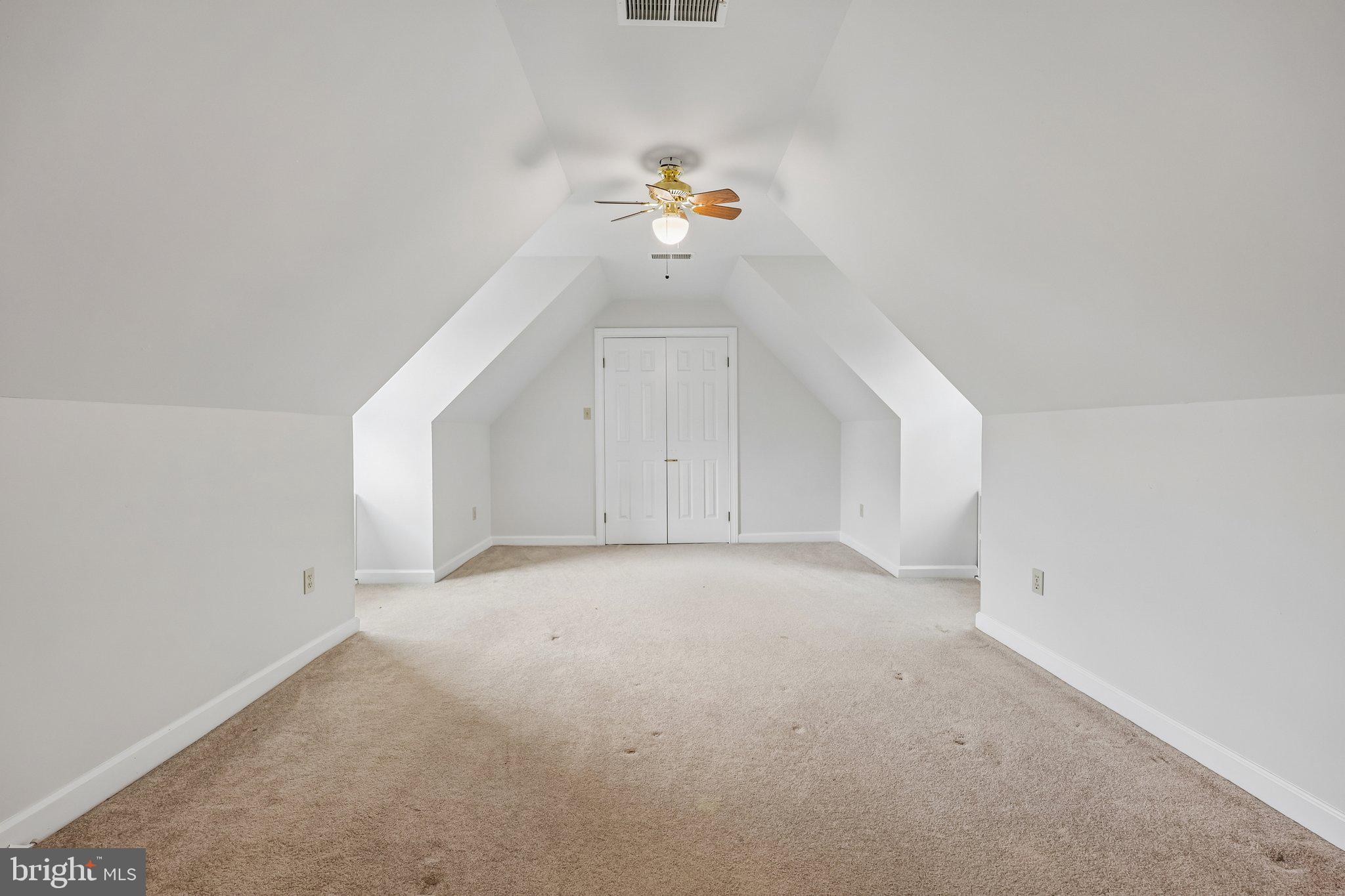 WHITETAIL POND - Residential