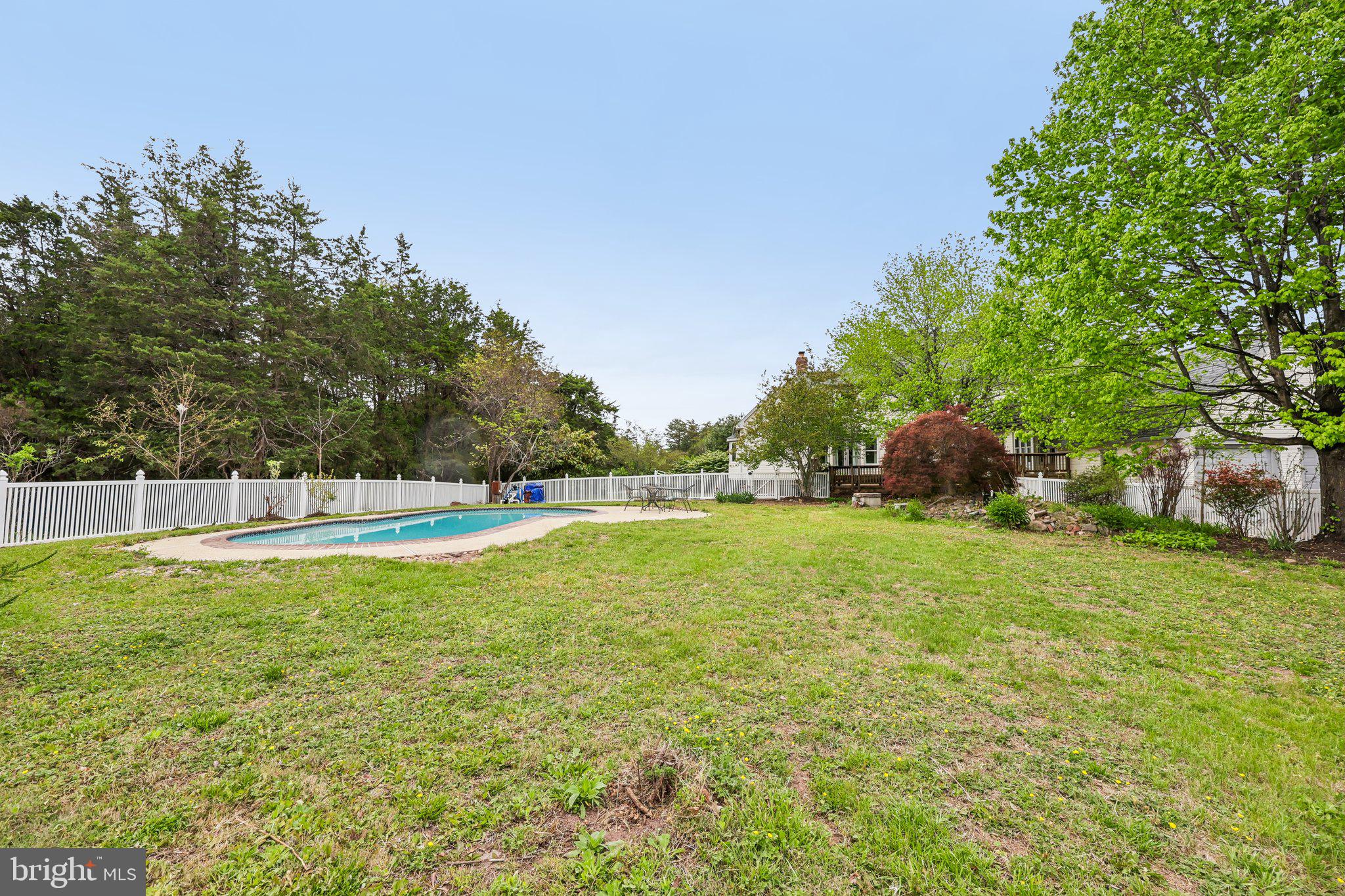 WHITETAIL POND - Residential