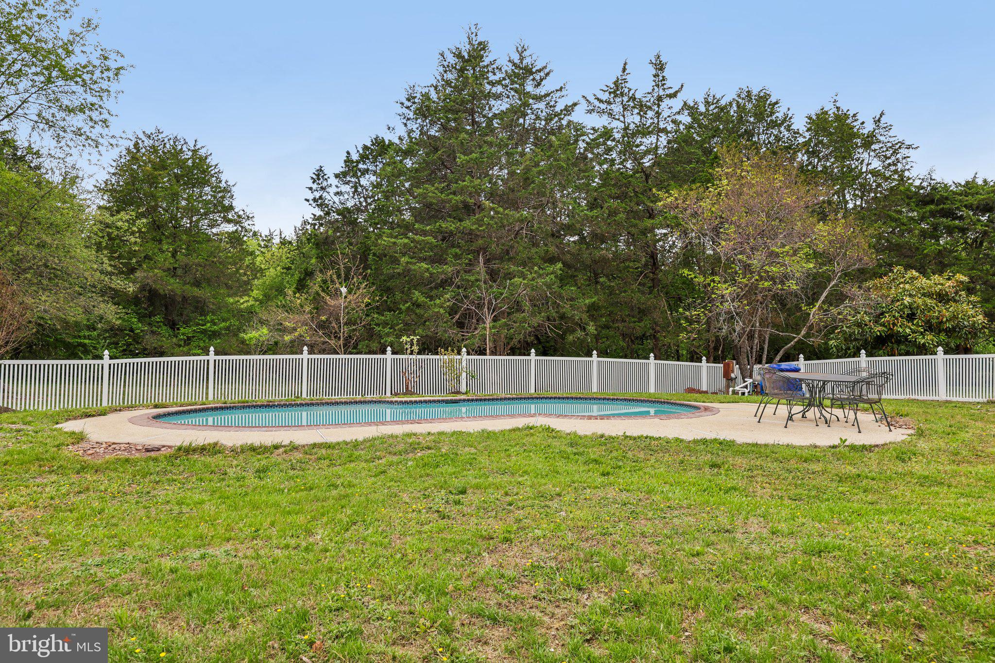 WHITETAIL POND - Residential