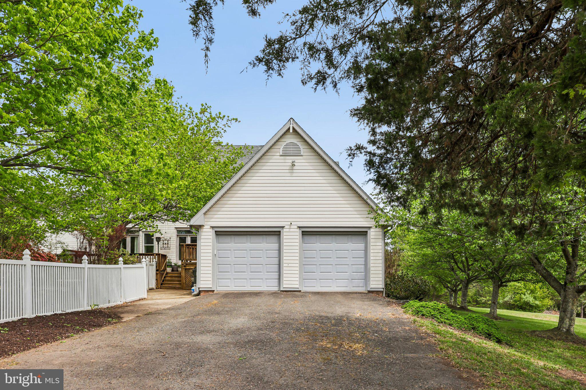 WHITETAIL POND - Residential