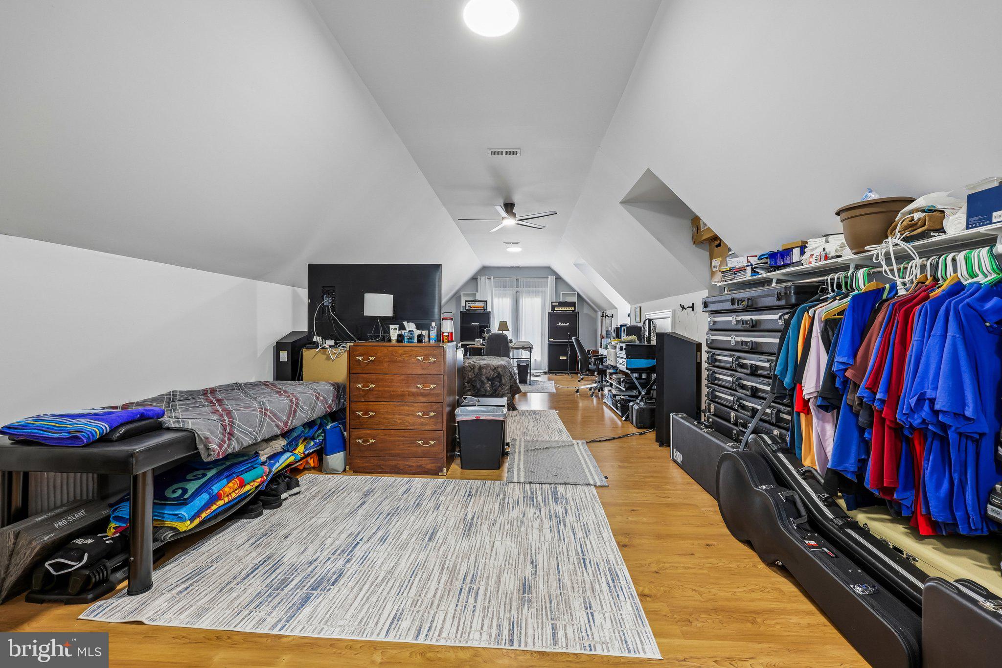 WHITETAIL POND - Residential