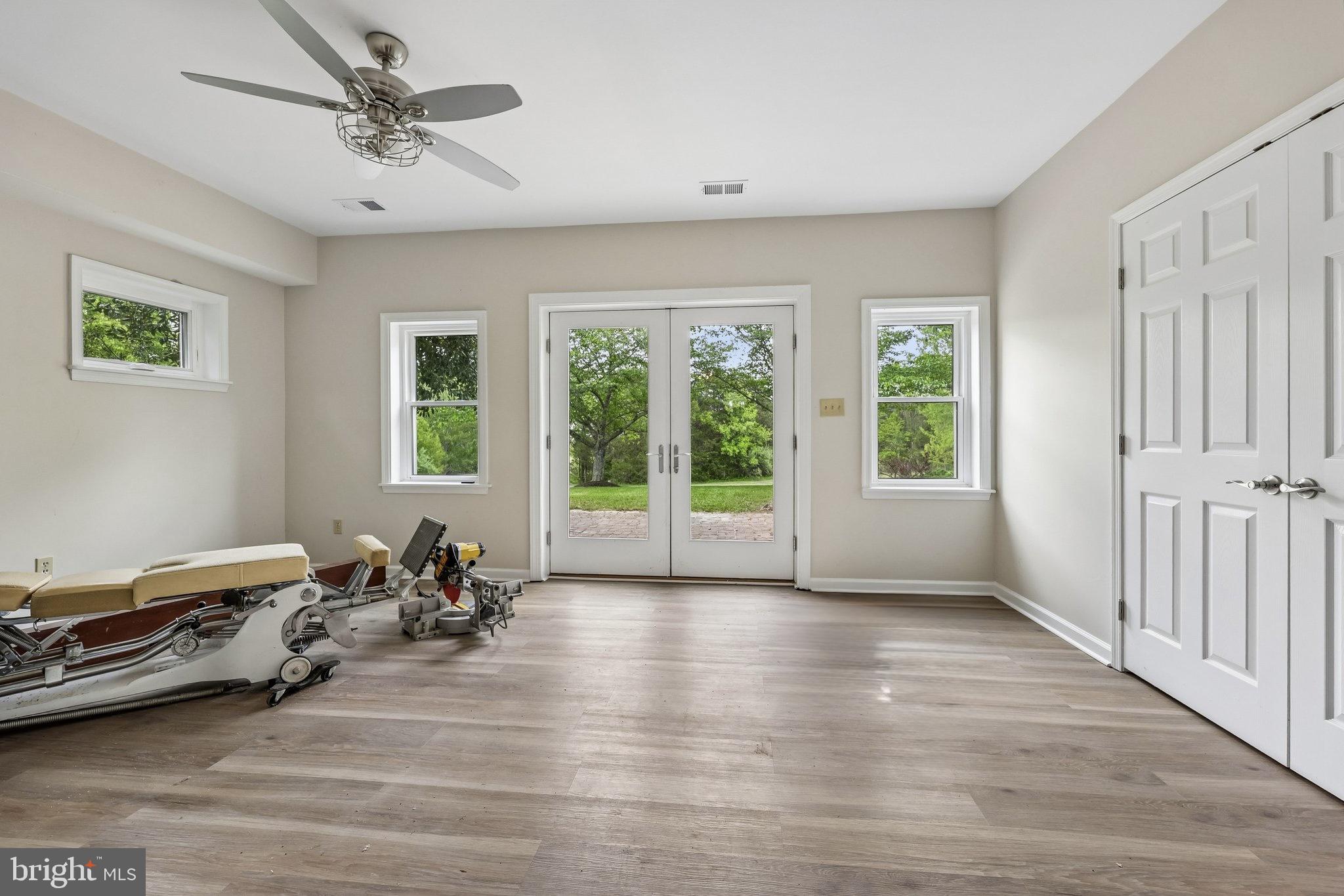 WHITETAIL POND - Residential