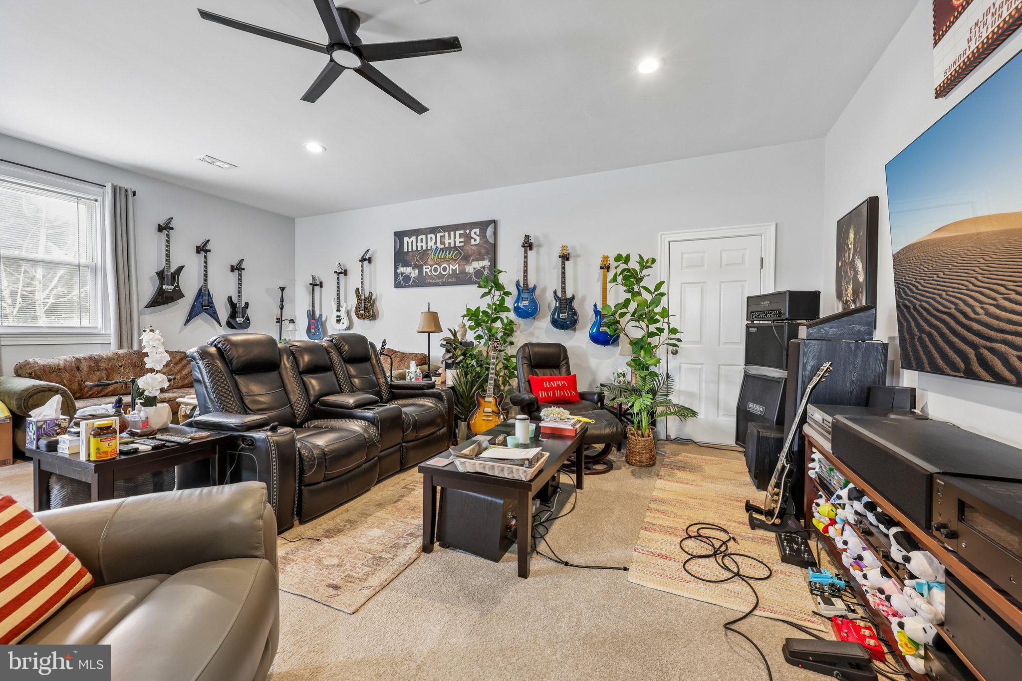 WHITETAIL POND - Residential