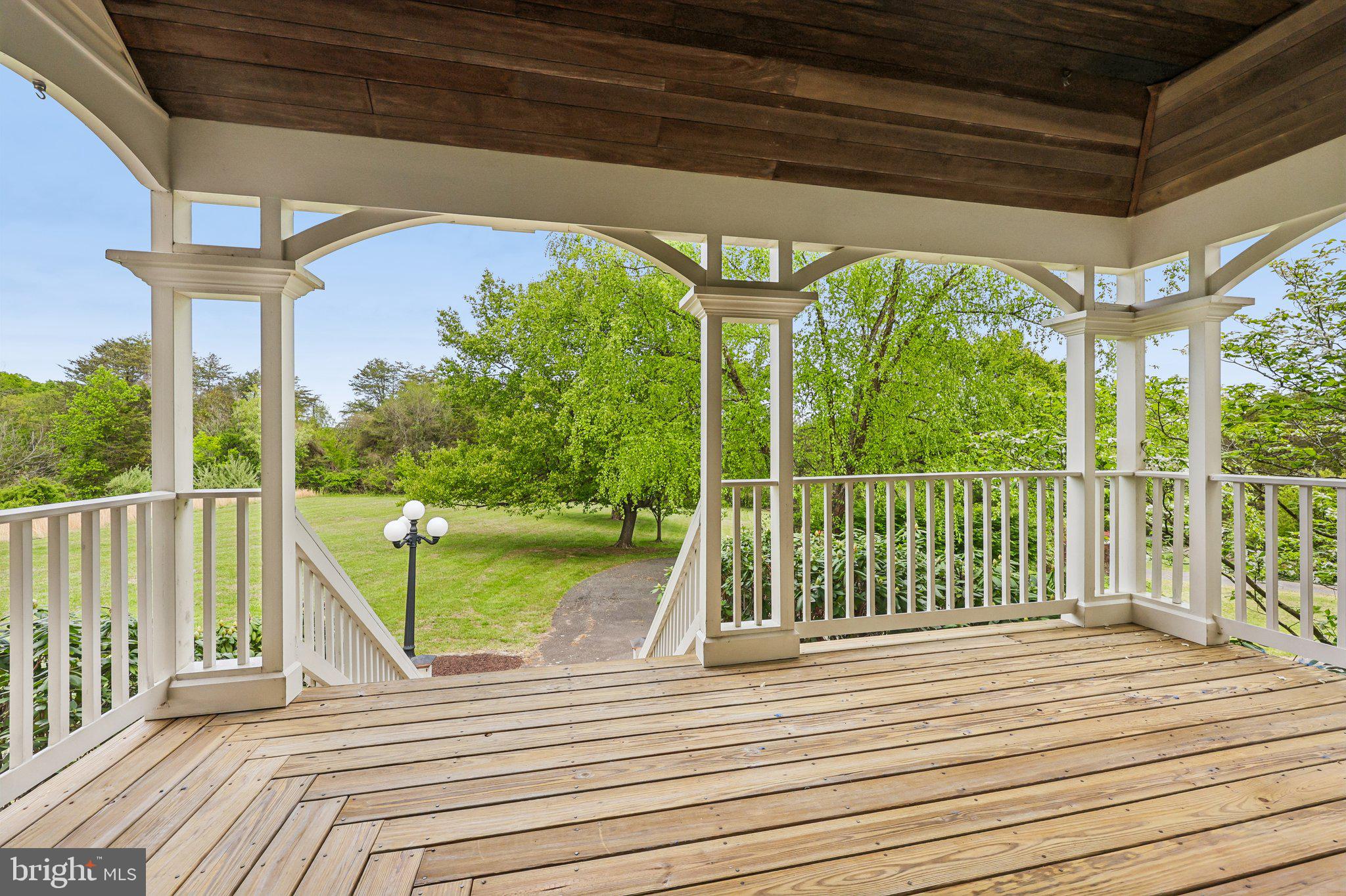 WHITETAIL POND - Residential