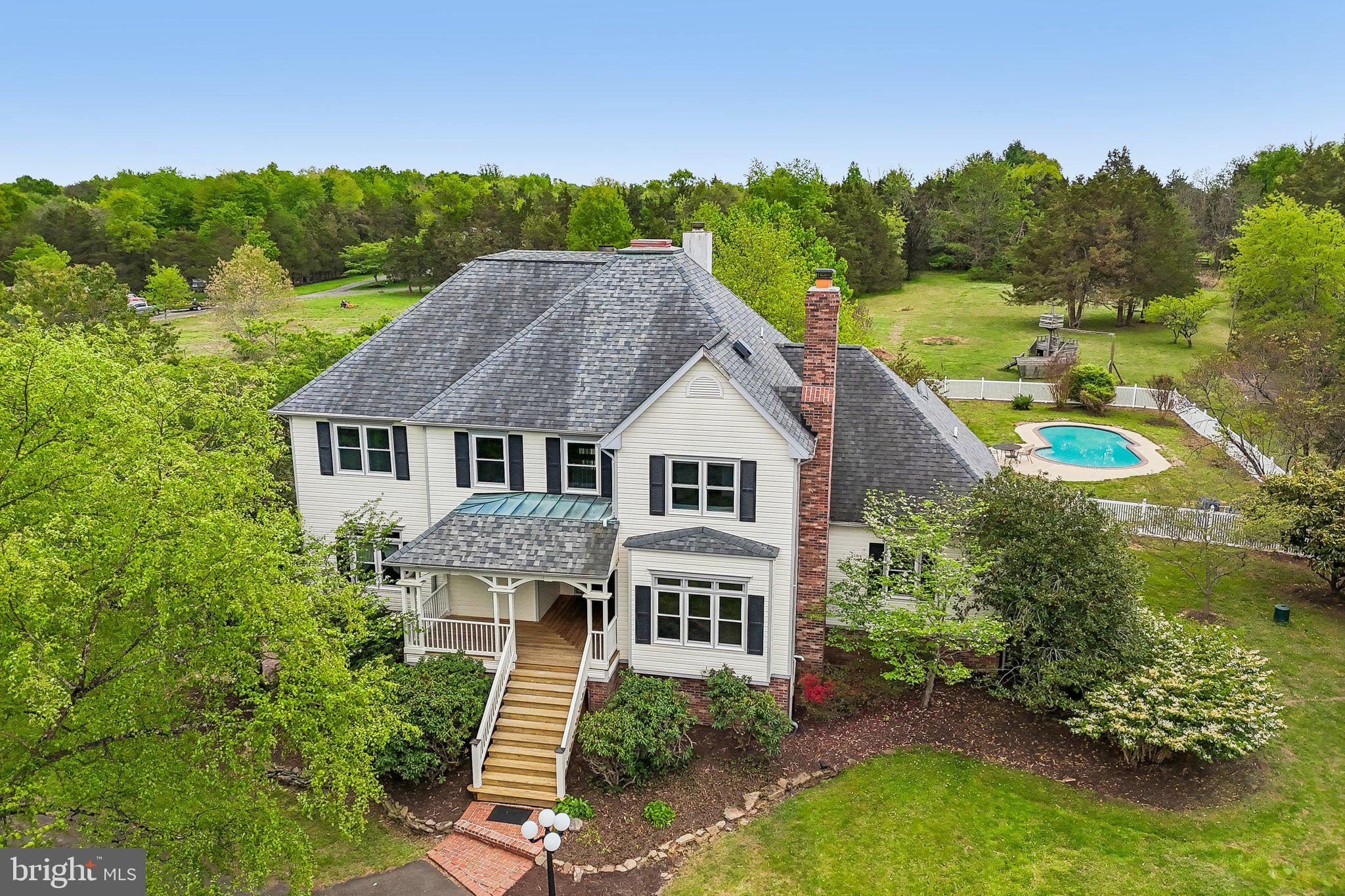 WHITETAIL POND - Residential