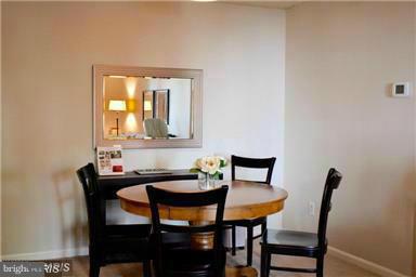 THE OAKTON - Residential