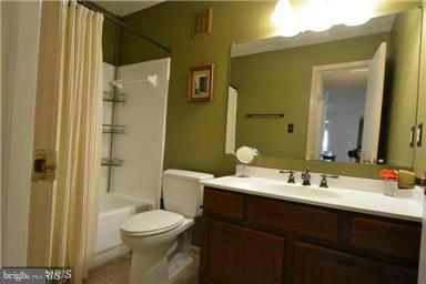 THE OAKTON - Residential