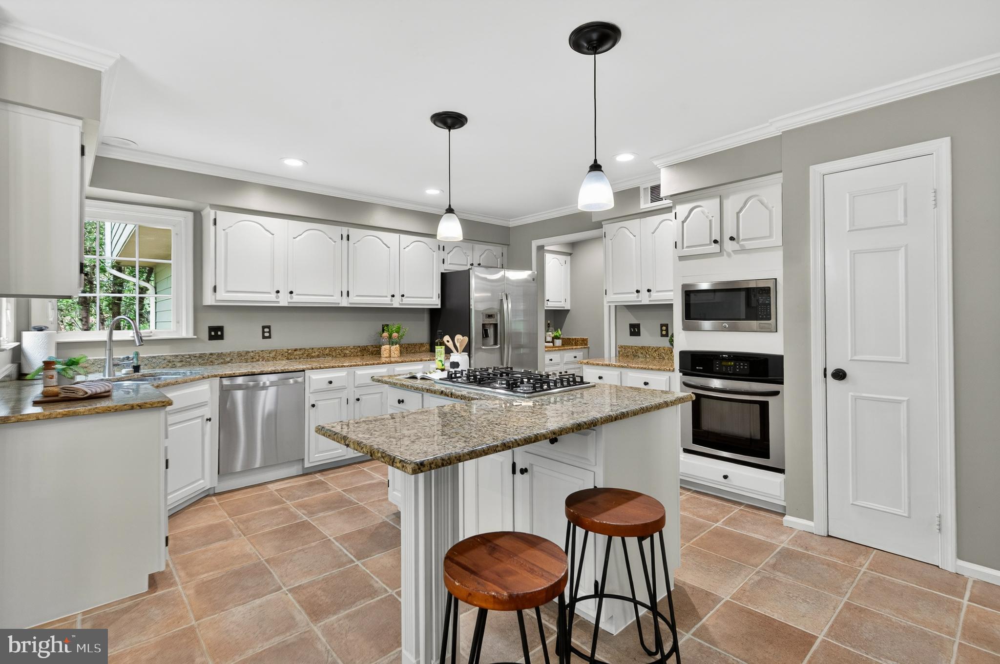 OAKTON MILL ESTATES - Residential