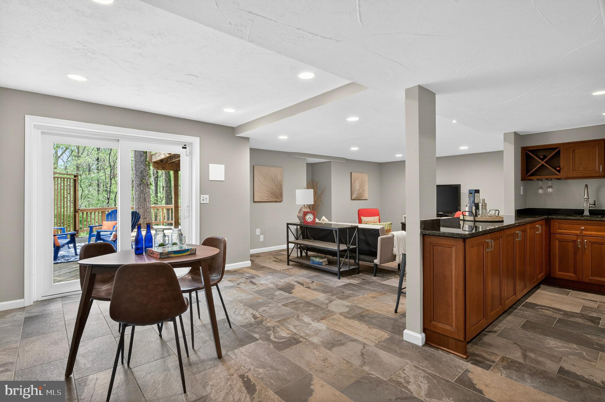 OAKTON MILL ESTATES - Residential