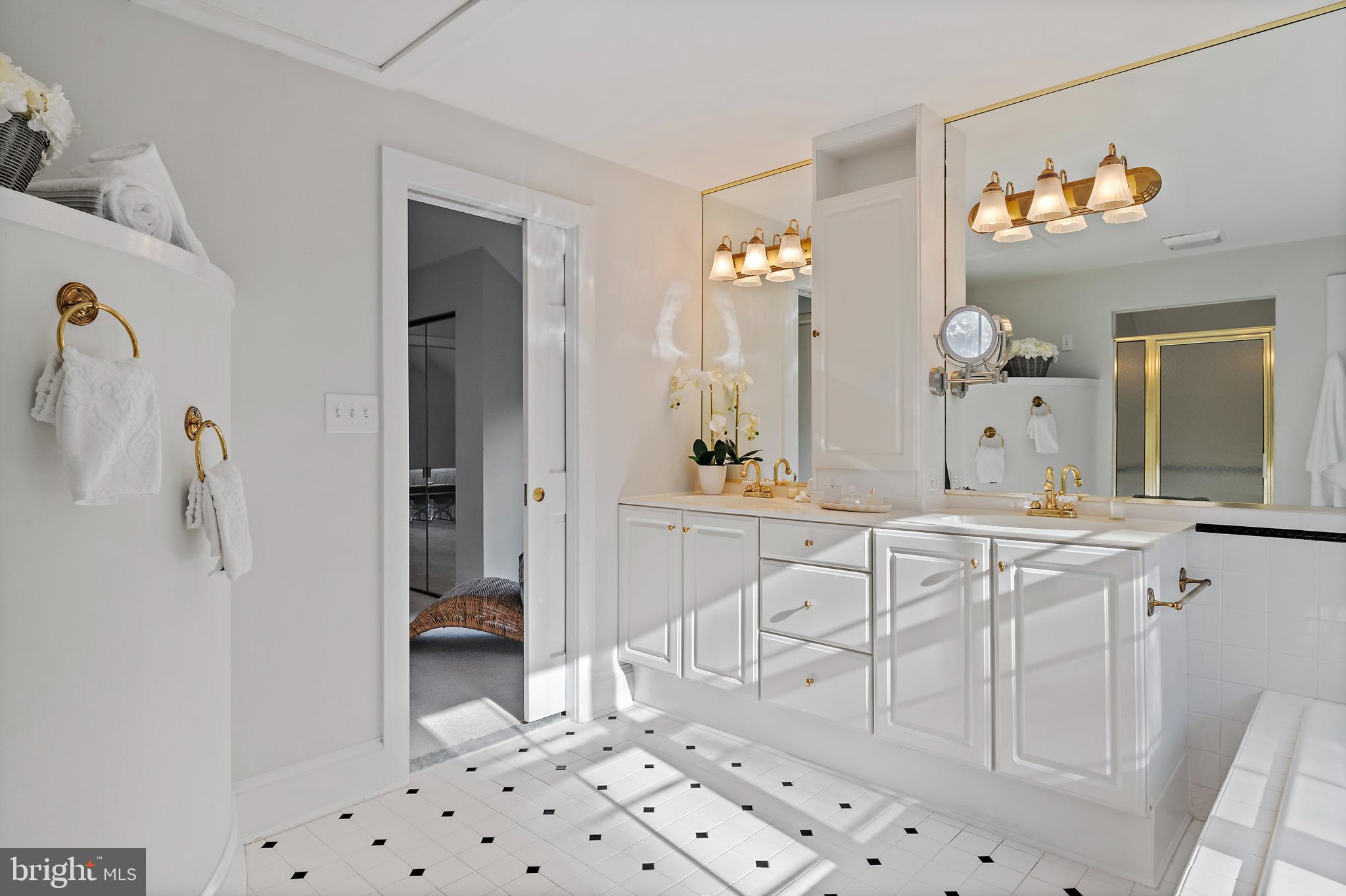 ANNAPOLIS COVE - Residential