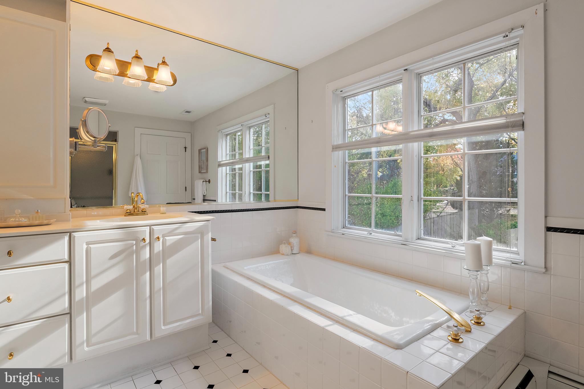 ANNAPOLIS COVE - Residential