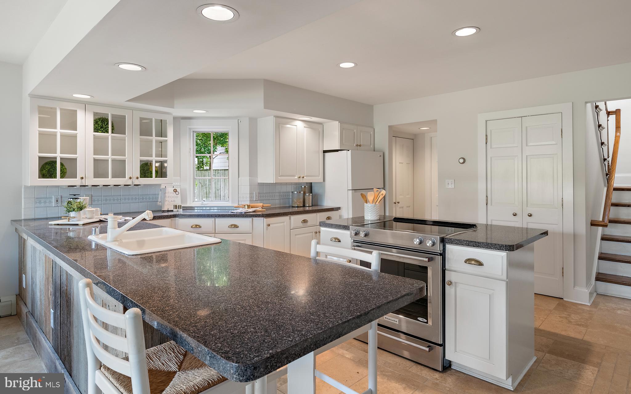 ANNAPOLIS COVE - Residential