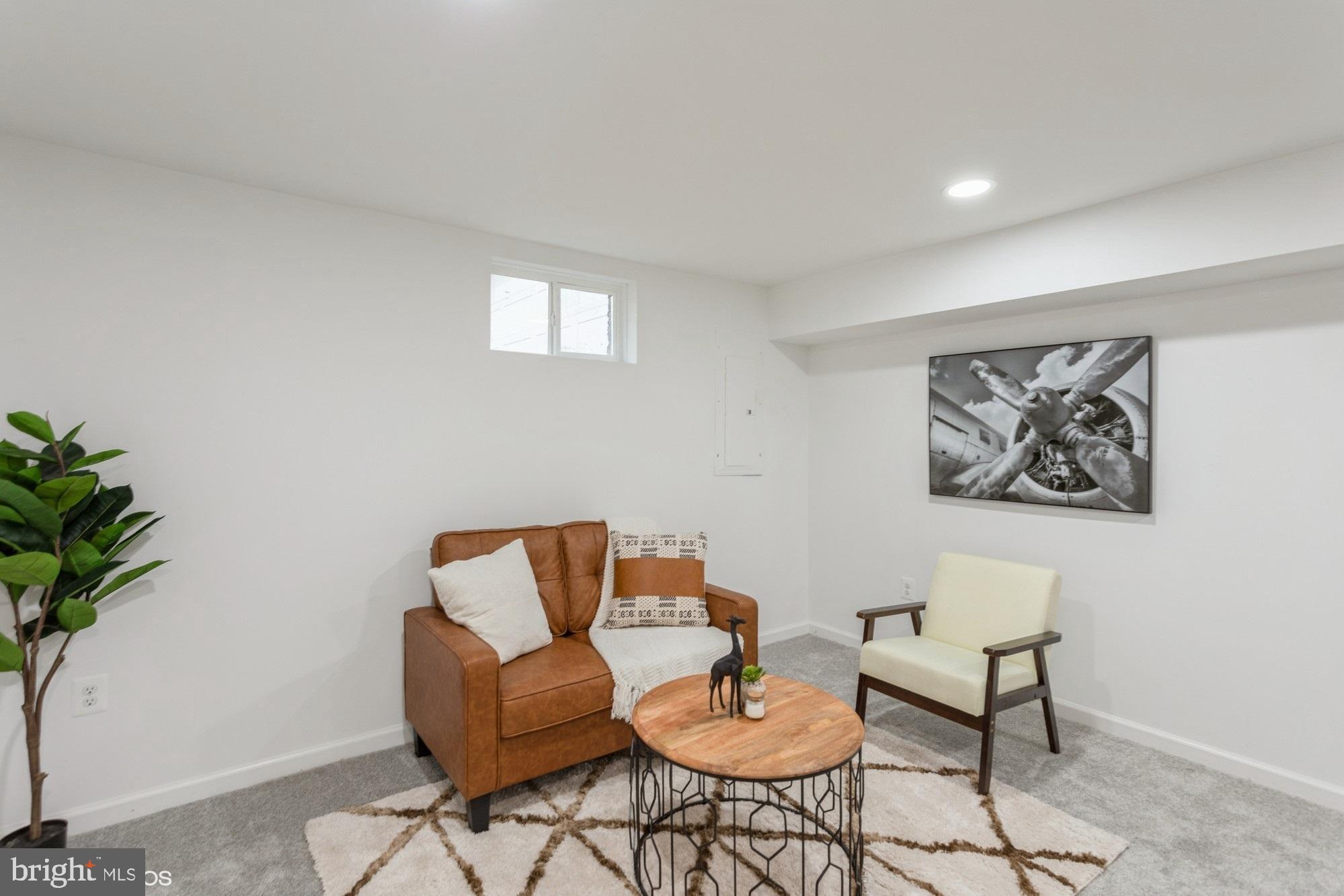 RHOADESVILLE - Residential