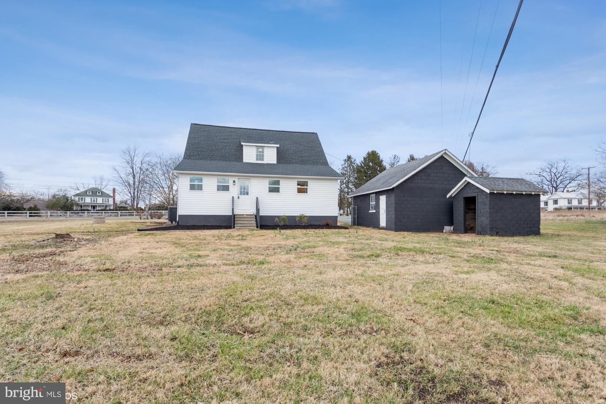 RHOADESVILLE - Residential