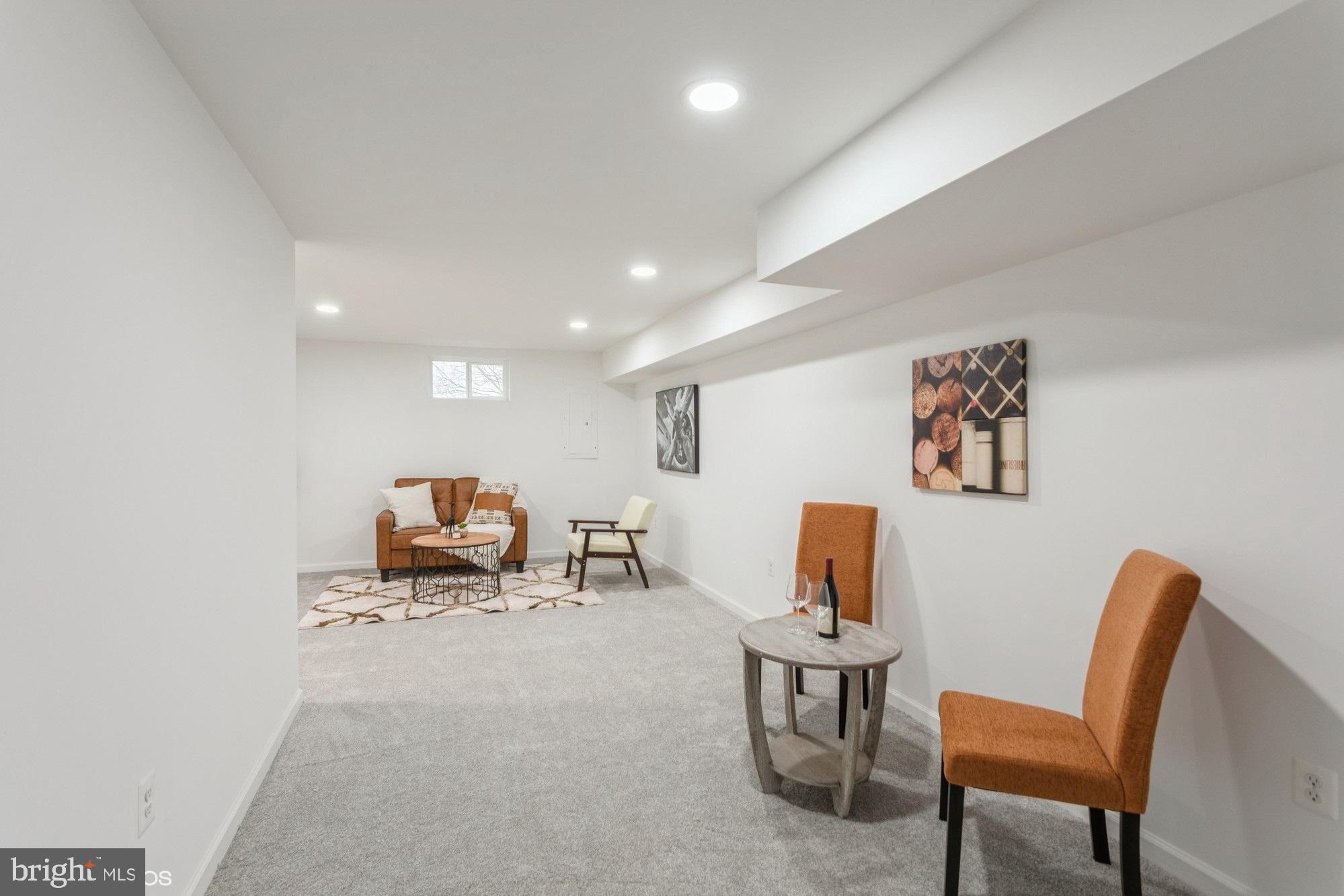 RHOADESVILLE - Residential