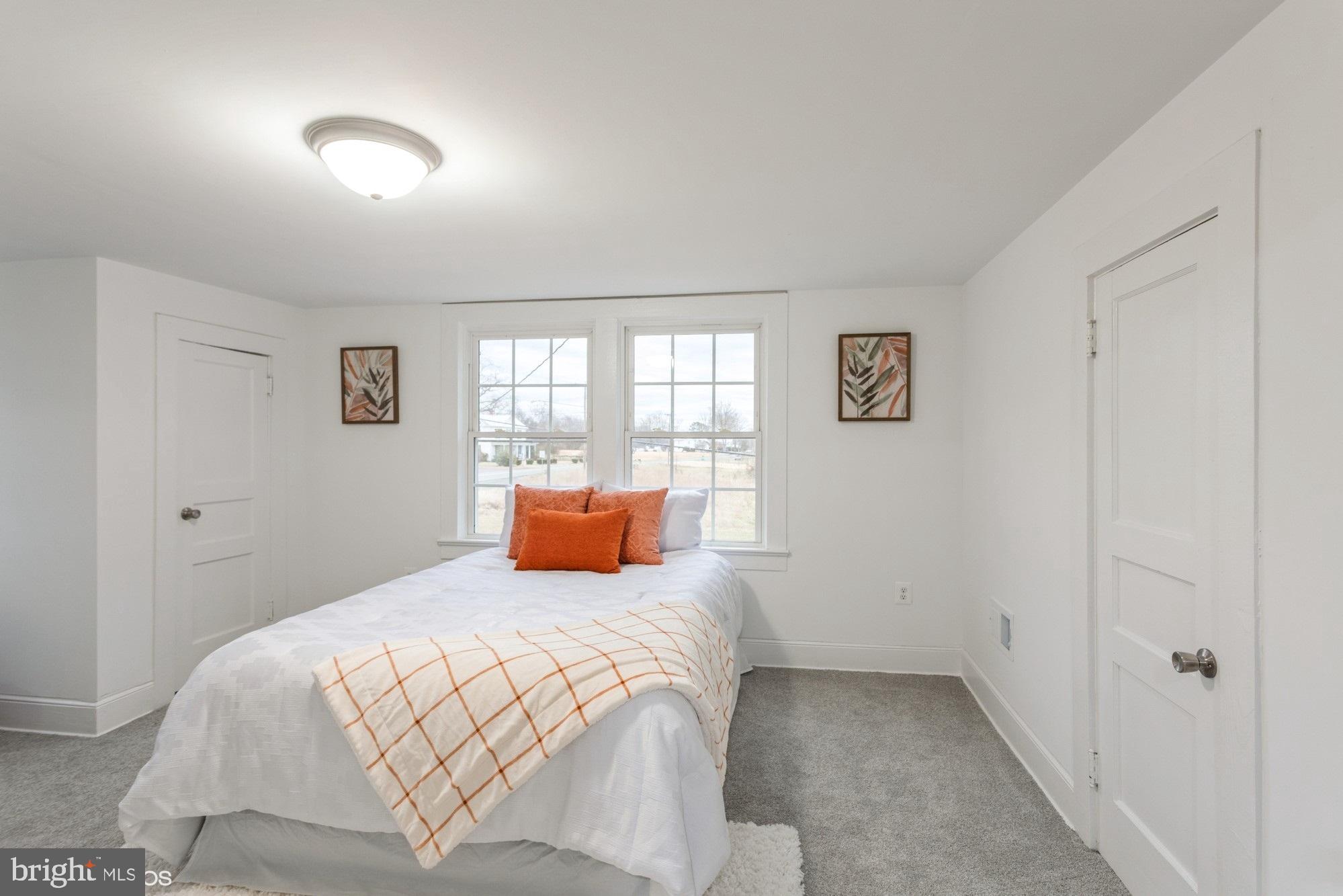 RHOADESVILLE - Residential