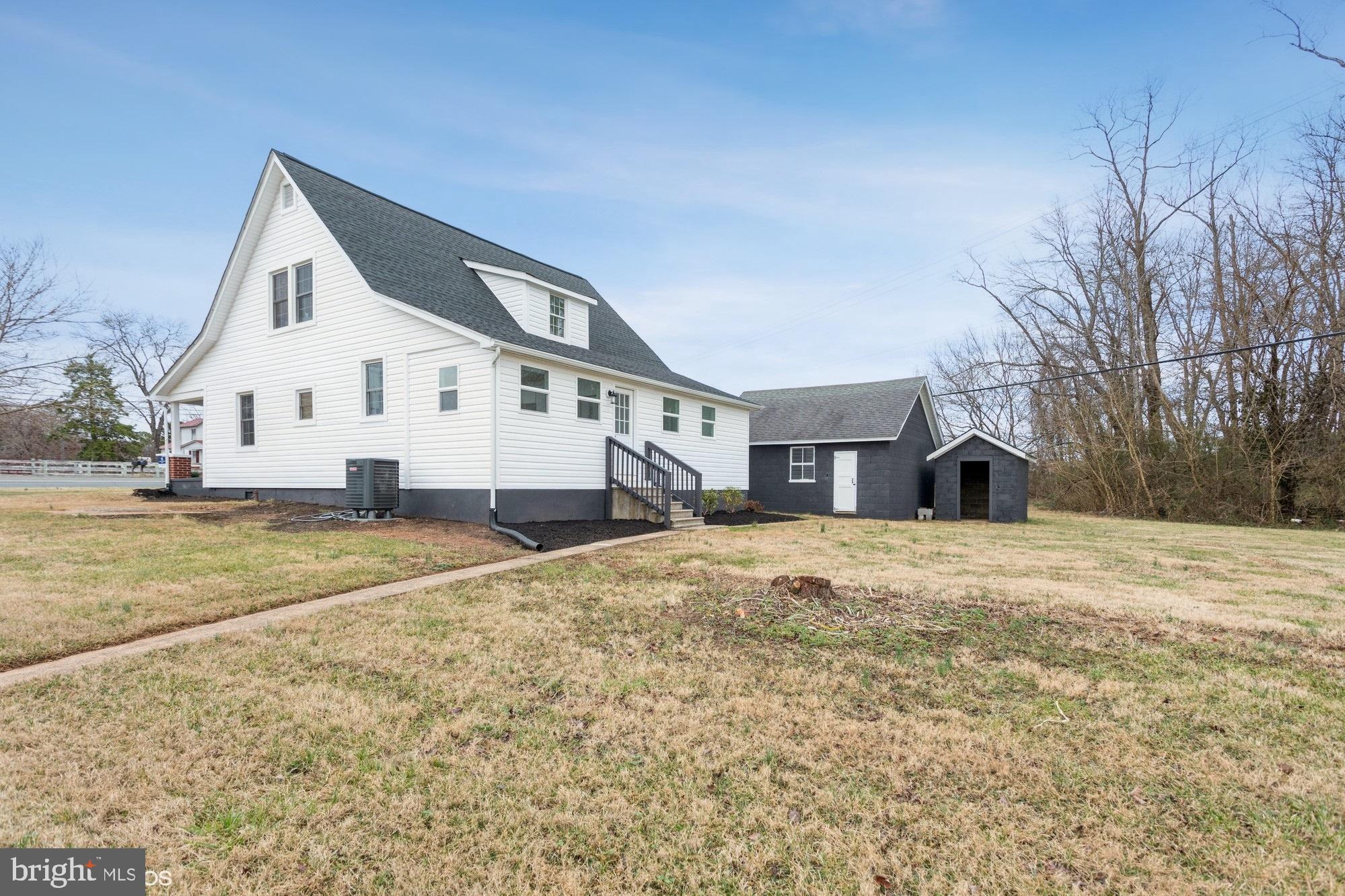 RHOADESVILLE - Residential