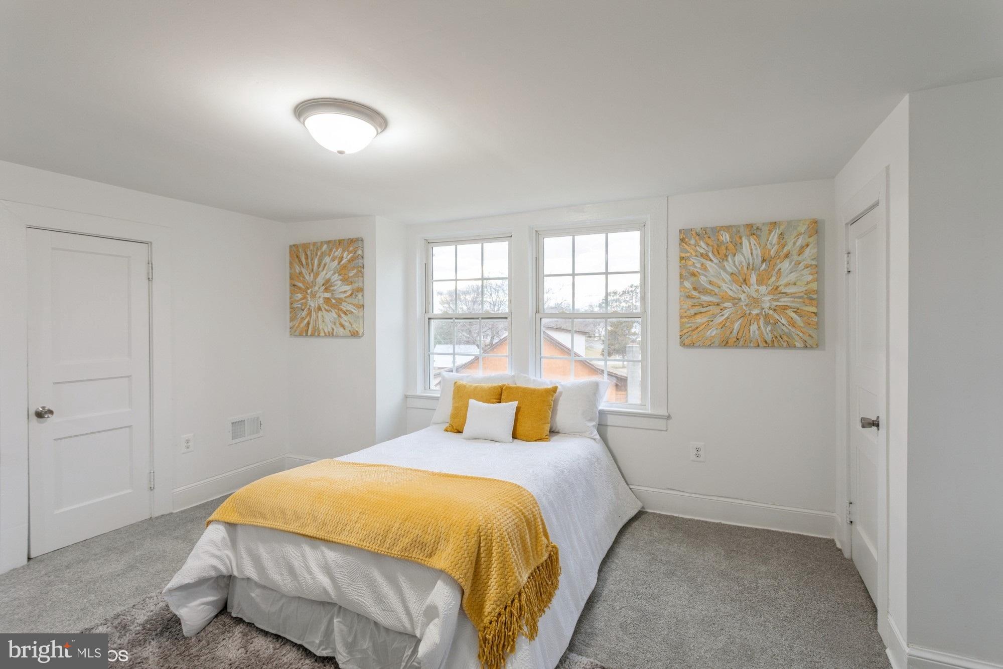 RHOADESVILLE - Residential