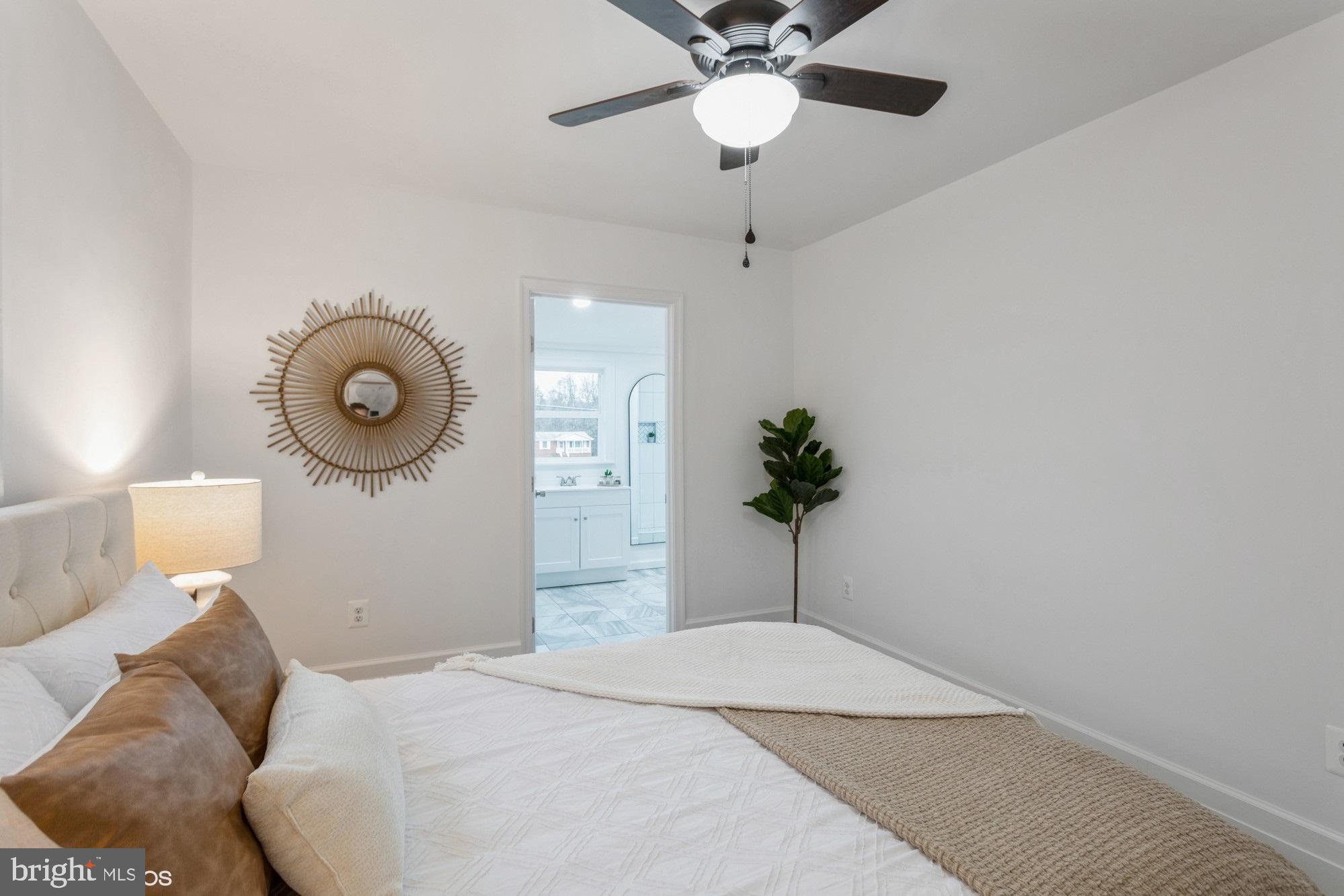 RHOADESVILLE - Residential