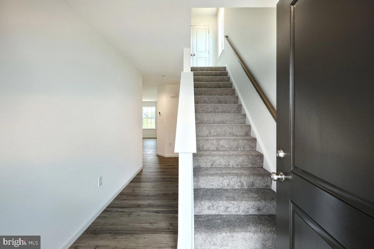 STONE MILL ESTATES - Residential