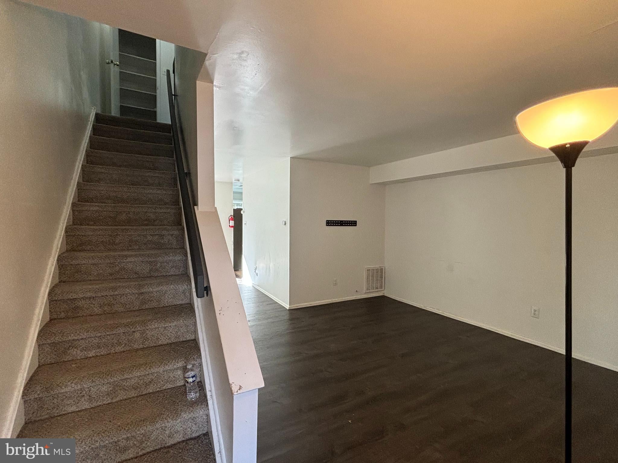 2404 BAYBERRY COURT
