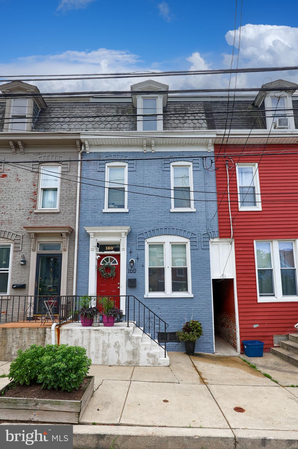 160 WALNUT STREET