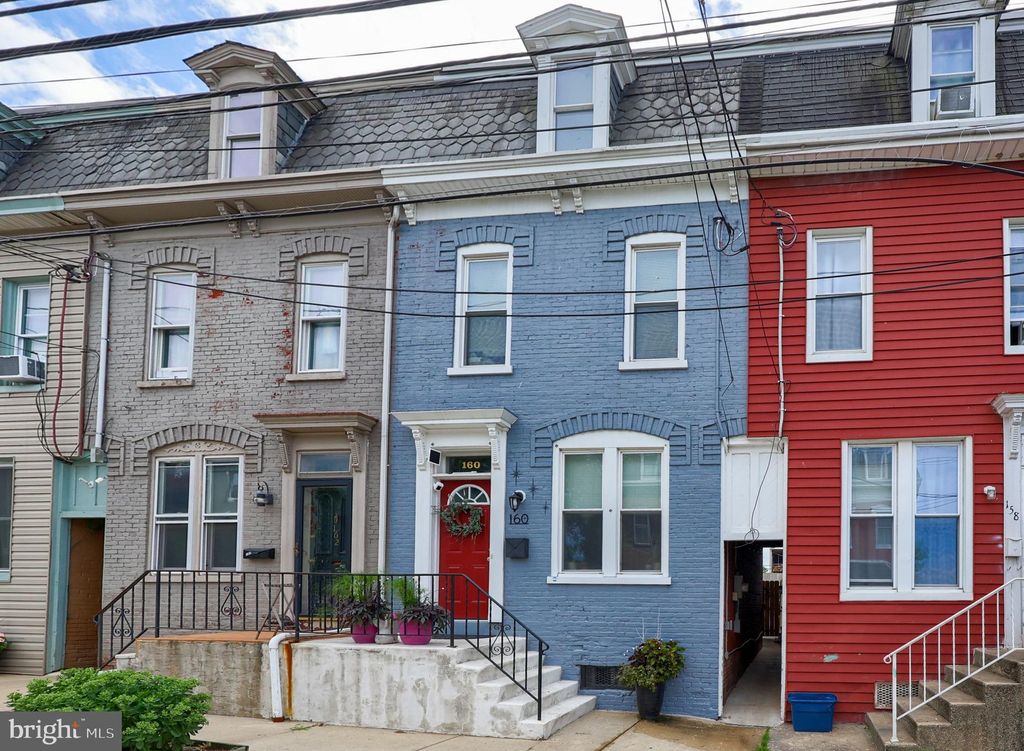 Photo of 160 Walnut Street, COLUMBIA, PA 17512 (MLS # PALA2072812)