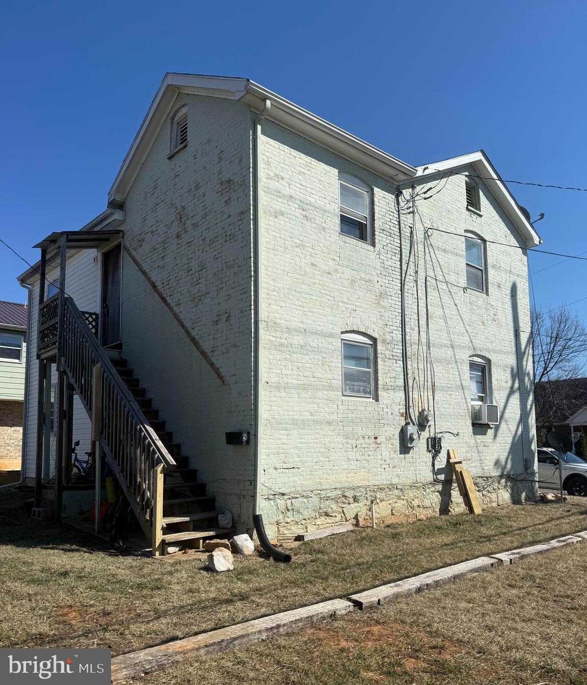122 W 4TH AVENUE