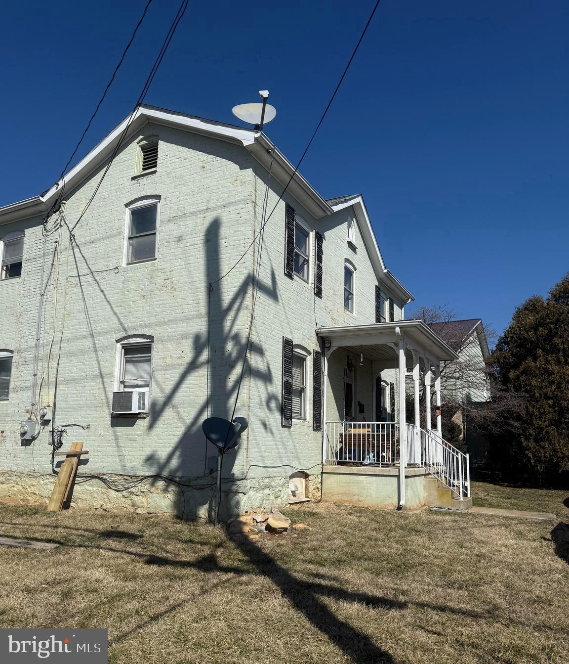 122 W 4TH AVENUE