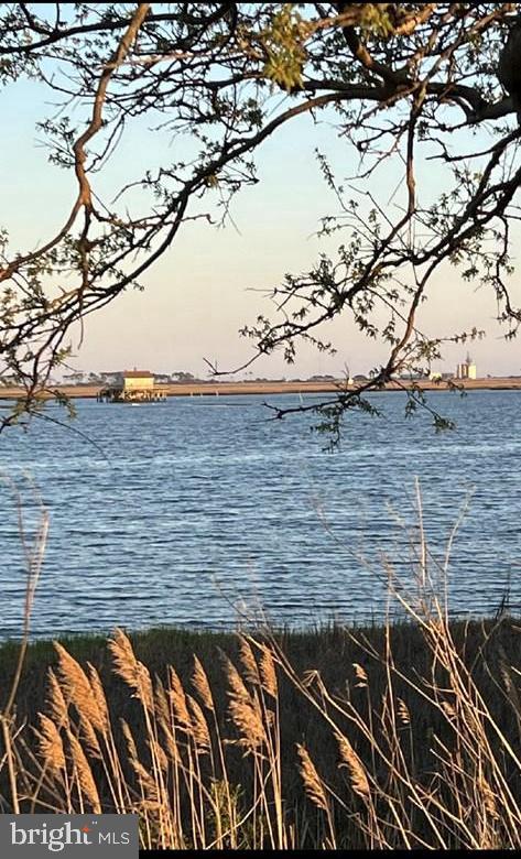 EAGLE SOUND ESTATE - Land