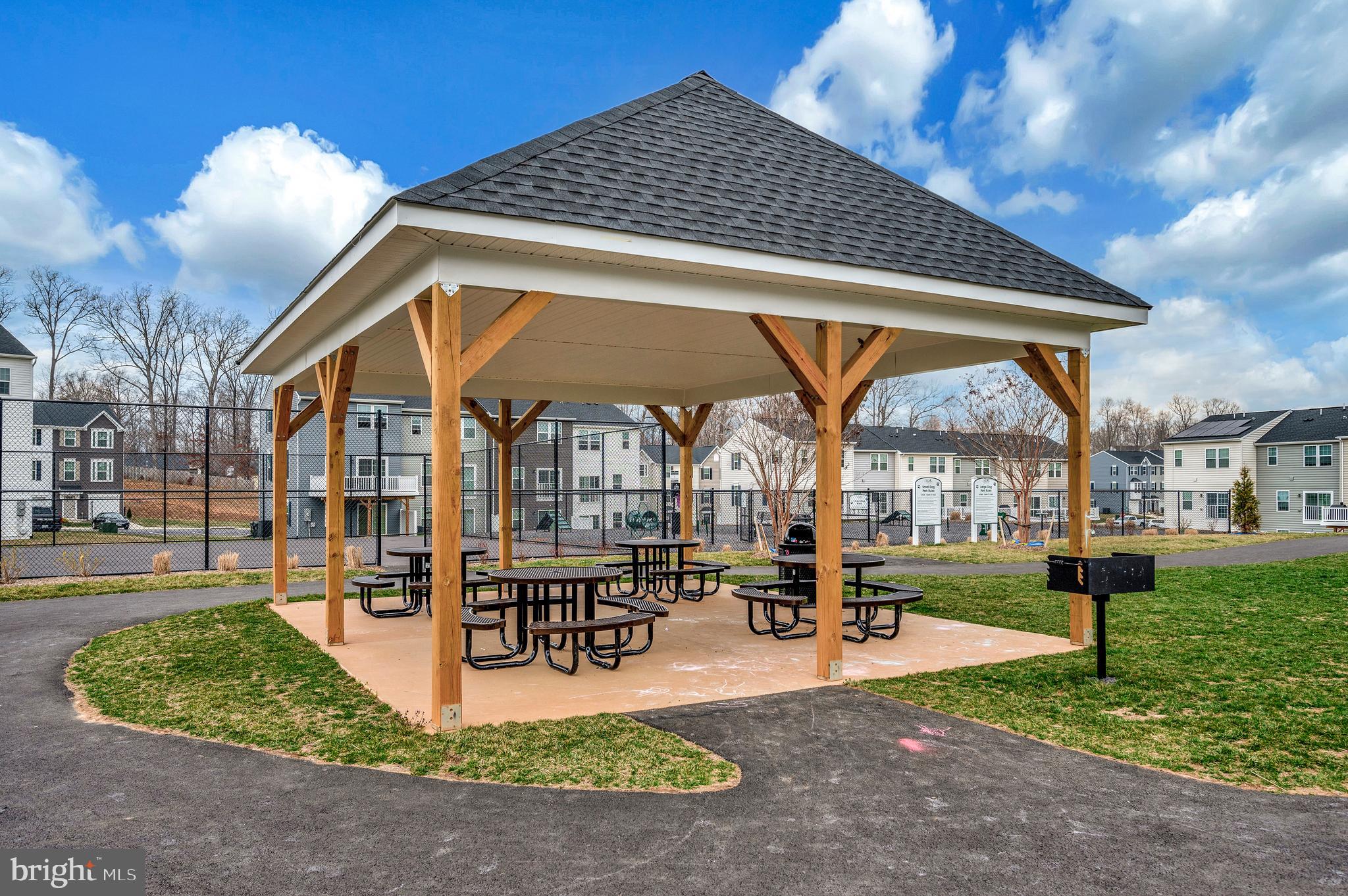 WILDERNESS SHORES - Residential