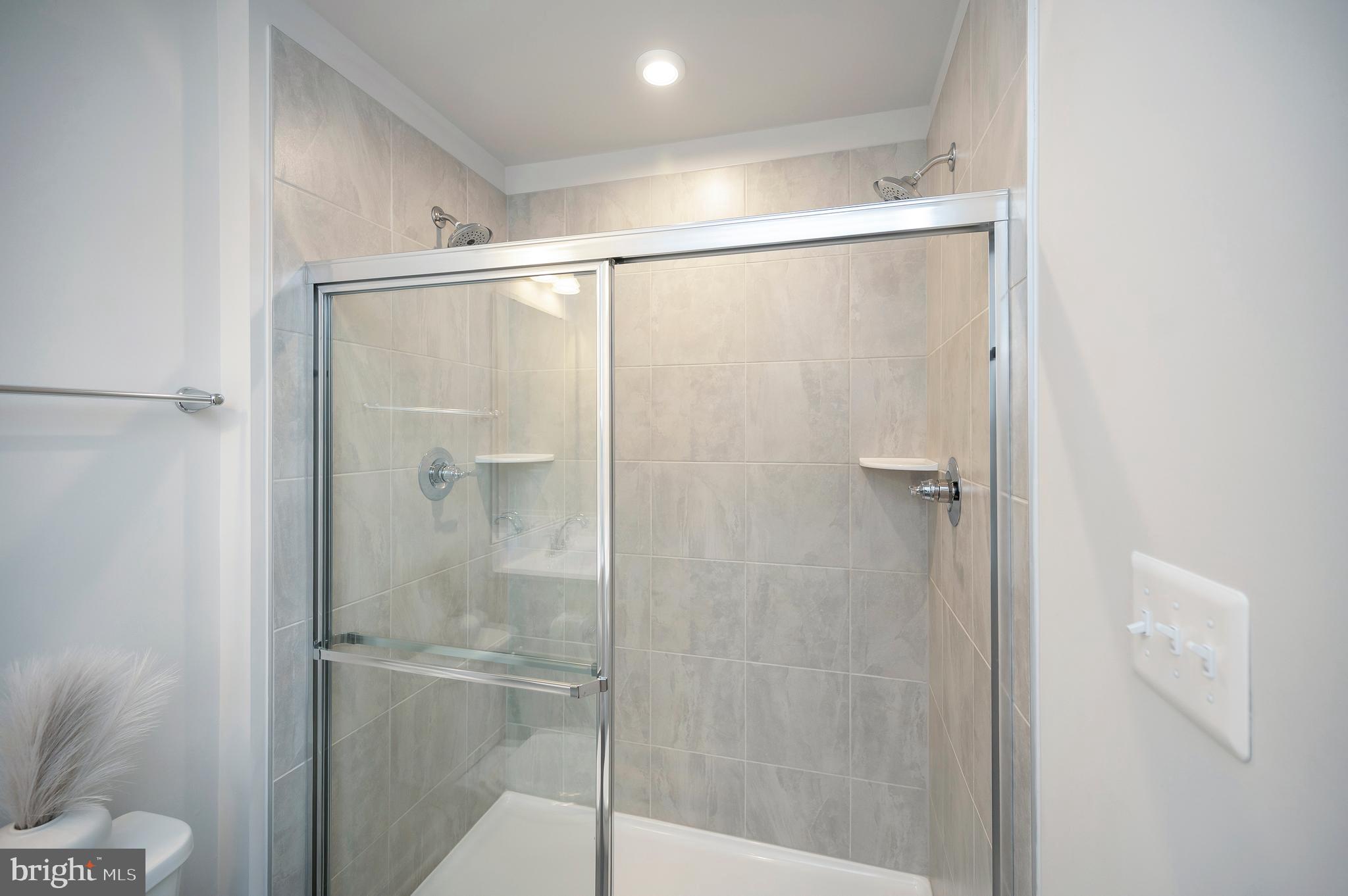 WILDERNESS SHORES - Residential