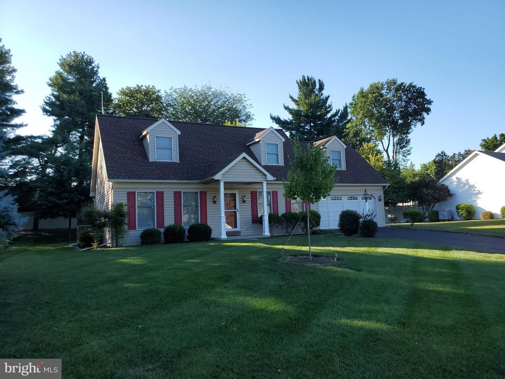 Photo of 1329 TIMOTHY DR, LANDISVILLE, PA 17538 (MLS # PALA2039278)