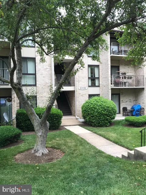 6139 Edsall Road Unit A, Alexandria, VA MLS: VAAX2042886