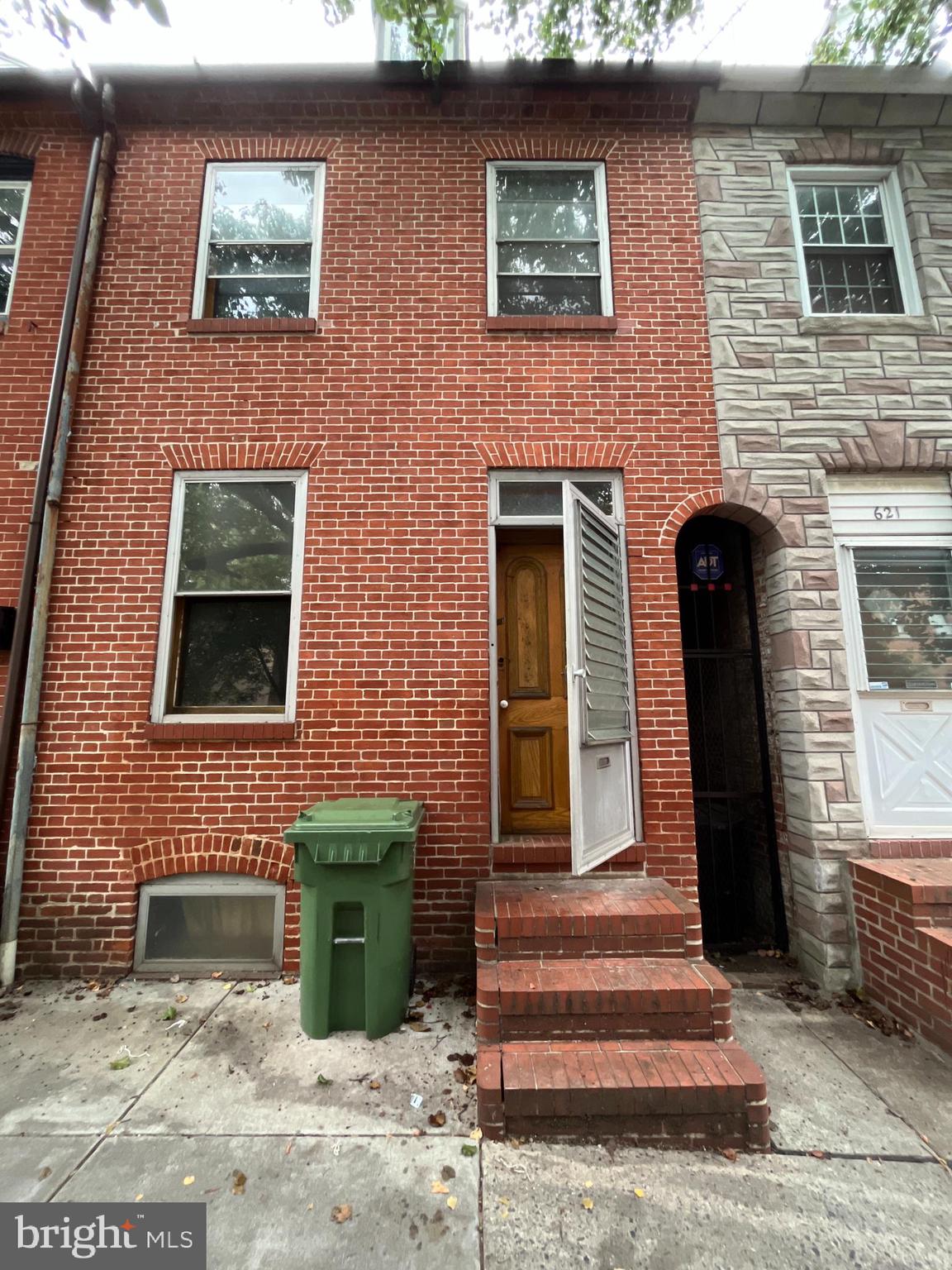 ONLINE AUCTION: Bidding begins 7/30/2025 @ 10:00 AM. Bidding ends 8/1/2025 @ 11:30 AM. List Price is Suggested Opening Bid. 2 1/2 Story Townhouse located in the Fells Point within Baltimore City. Residents can enjoy the prime location be being in close proximity to all the attractions in Fells Point, Harbor East, Inner Harbor, & Canton. Property is also close to many walking trails by the harbor and Patterson Park. Easy Access to Major Traffic Artery Boston St. Property is Vacant. Deposit: $7,500.
This is a tax sale foreclosure case. The plaintiff and defendant have mutually agreed to file a joint court motion to clear title in case number #24C23005111 Circuit Court for Baltimore City Maryland. Settlement has been extended to occur on or before 90 days from contract ratification. Settlement can only take place once Court motion has been ruled on. Upon Court approval, buyer shall settle with 10 days of notification from foreclosure attorney and title company. In the event Court approval in denied or not obtained within 90 days then the contract shall be declared null, and void and all deposits shall be refunded in full to buyer. All other terms and conditions shall remain the same. Please refer to auctioneer's website for more information.