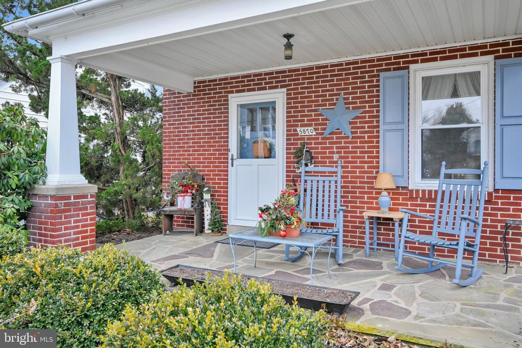 Photo of 5870 Pine Street, EAST PETERSBURG, PA 17520 (MLS # PALA2064878)