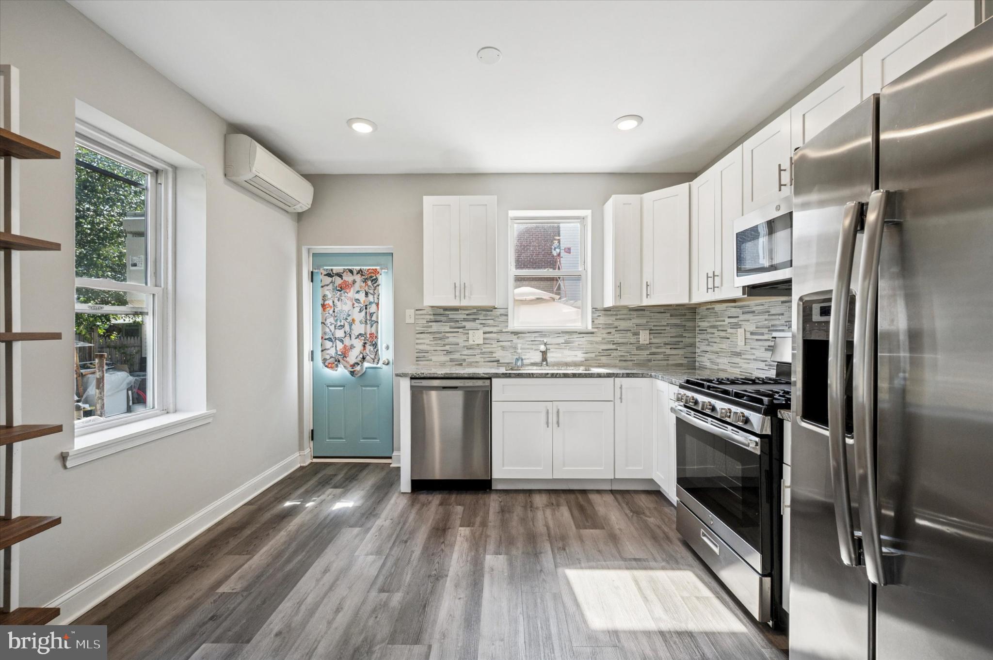 PORT RICHMOND - Residential