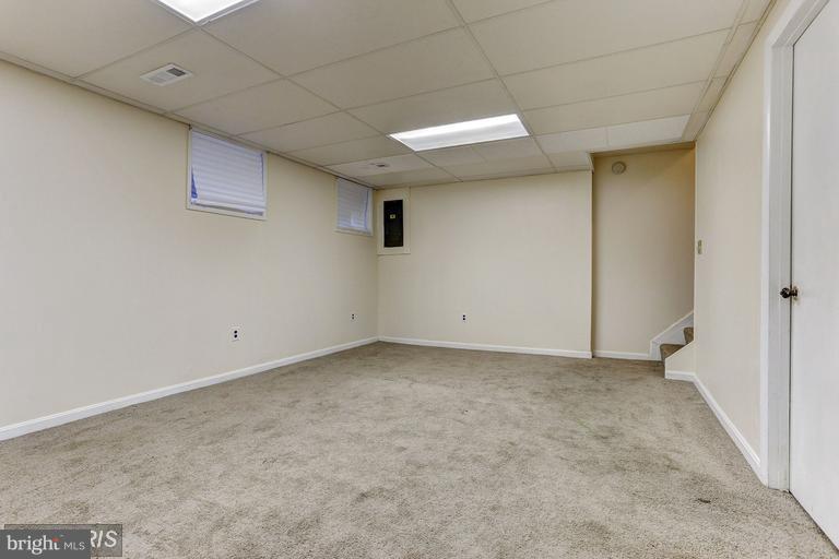 WHISKEY BOTTOM - Residential Lease